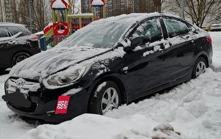Hyundai Solaris II рестайлинг, 2012 год, 1 000 000 рублей, 6 фотография