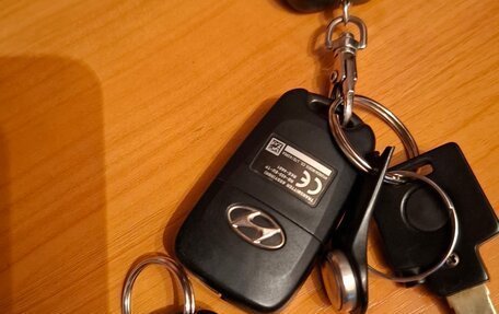 Hyundai Solaris II рестайлинг, 2012 год, 1 000 000 рублей, 18 фотография