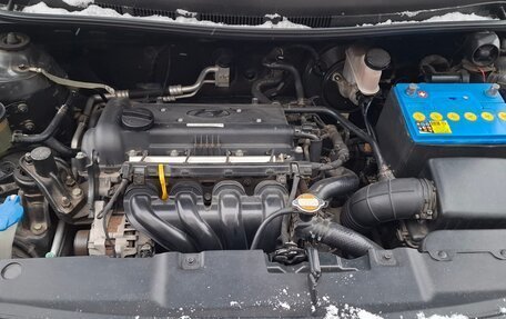 Hyundai Solaris II рестайлинг, 2012 год, 1 000 000 рублей, 17 фотография