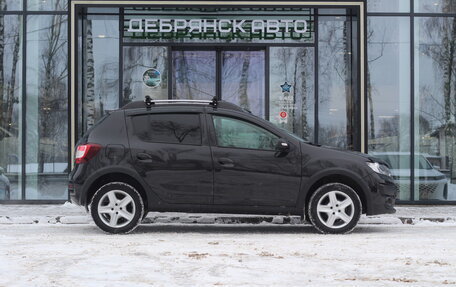 Renault Sandero II рестайлинг, 2015 год, 1 050 000 рублей, 2 фотография