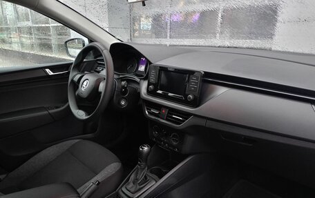 Skoda Rapid II, 2021 год, 1 556 000 рублей, 6 фотография