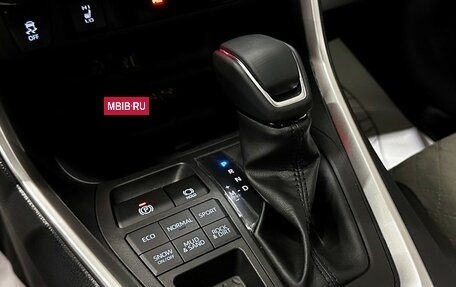 Toyota RAV4, 2025 год, 4 100 000 рублей, 28 фотография