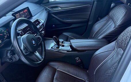 BMW 5 серия, 2019 год, 4 900 000 рублей, 14 фотография