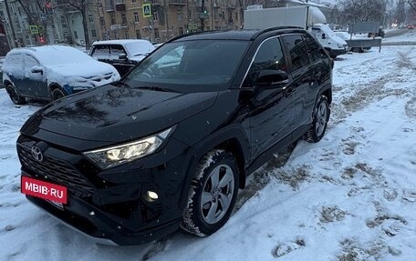 Toyota RAV4, 2020 год, 3 390 000 рублей, 4 фотография