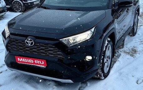 Toyota RAV4, 2020 год, 3 390 000 рублей, 3 фотография
