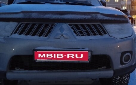 Mitsubishi Pajero Sport II рестайлинг, 2011 год, 2 000 000 рублей, 2 фотография