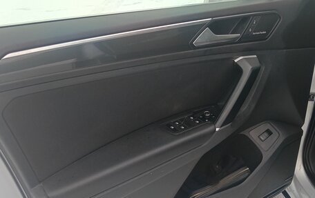 Volkswagen Tiguan II, 2017 год, 2 000 000 рублей, 12 фотография