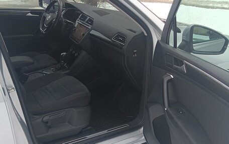 Volkswagen Tiguan II, 2017 год, 2 000 000 рублей, 16 фотография