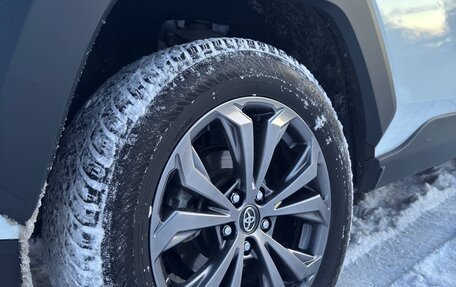 Toyota RAV4, 2024 год, 3 850 000 рублей, 3 фотография