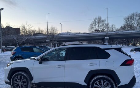 Toyota RAV4, 2024 год, 3 850 000 рублей, 7 фотография