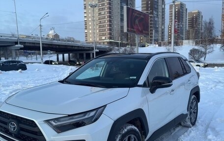 Toyota RAV4, 2024 год, 3 850 000 рублей, 8 фотография