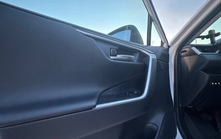 Toyota RAV4, 2024 год, 3 850 000 рублей, 15 фотография