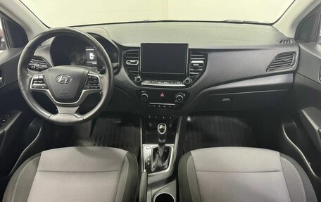 Hyundai Solaris II рестайлинг, 2021 год, 1 920 000 рублей, 10 фотография