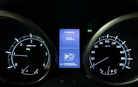 Toyota Land Cruiser Prado 150 рестайлинг 2, 2013 год, 2 899 777 рублей, 12 фотография