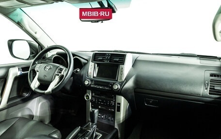 Toyota Land Cruiser Prado 150 рестайлинг 2, 2013 год, 2 899 777 рублей, 9 фотография