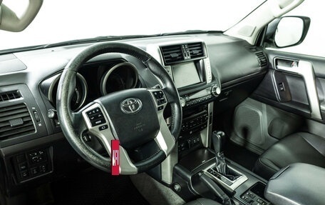 Toyota Land Cruiser Prado 150 рестайлинг 2, 2013 год, 2 899 777 рублей, 11 фотография