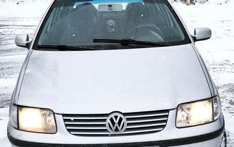 Volkswagen Polo III рестайлинг, 2000 год, 310 000 рублей, 1 фотография