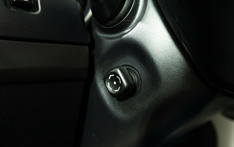 Toyota Land Cruiser Prado 150 рестайлинг 2, 2013 год, 2 899 777 рублей, 16 фотография