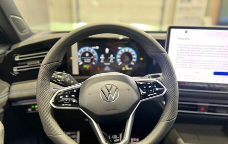 Volkswagen Tiguan, 2025 год, 5 099 000 рублей, 15 фотография