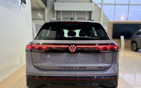 Volkswagen Tiguan, 2025 год, 5 099 000 рублей, 14 фотография
