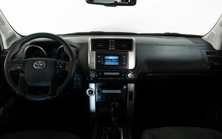 Toyota Land Cruiser Prado 150 рестайлинг 2, 2011 год, 2 620 000 рублей, 7 фотография