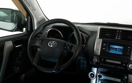 Toyota Land Cruiser Prado 150 рестайлинг 2, 2011 год, 2 620 000 рублей, 19 фотография
