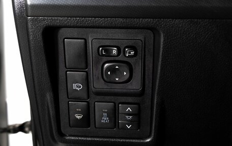 Toyota Land Cruiser Prado 150 рестайлинг 2, 2011 год, 2 620 000 рублей, 22 фотография