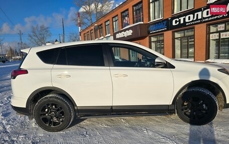 Toyota RAV4, 2018 год, 2 190 000 рублей, 6 фотография