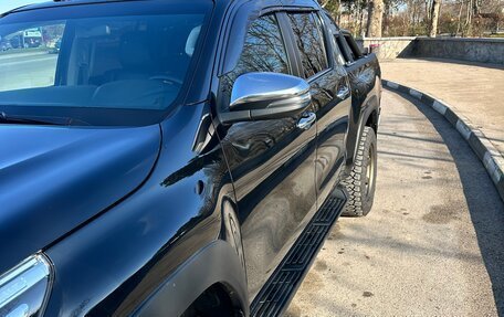 Toyota Hilux VIII, 2017 год, 3 650 000 рублей, 16 фотография