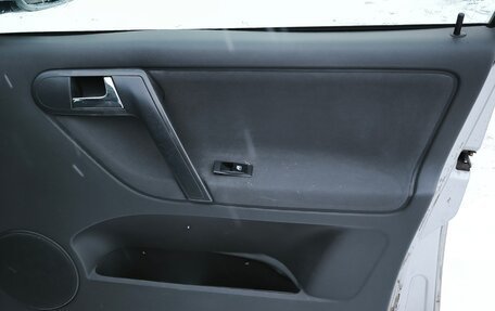 Volkswagen Polo III рестайлинг, 2000 год, 310 000 рублей, 6 фотография