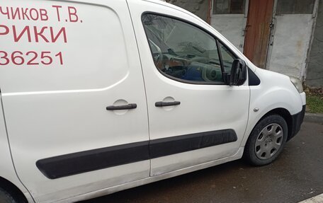 Peugeot Partner II рестайлинг 2, 2011 год, 450 000 рублей, 4 фотография