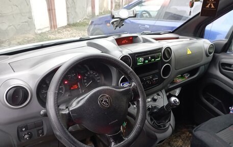 Peugeot Partner II рестайлинг 2, 2011 год, 450 000 рублей, 2 фотография