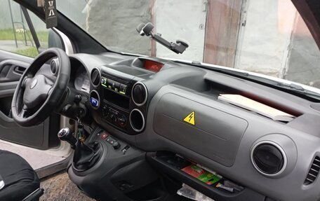 Peugeot Partner II рестайлинг 2, 2011 год, 450 000 рублей, 9 фотография