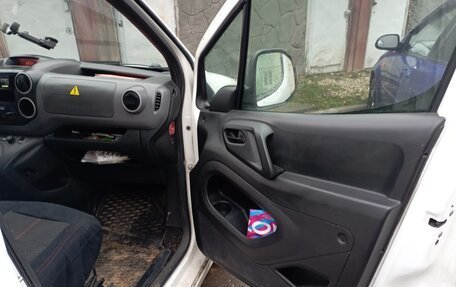 Peugeot Partner II рестайлинг 2, 2011 год, 450 000 рублей, 8 фотография