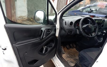 Peugeot Partner II рестайлинг 2, 2011 год, 450 000 рублей, 7 фотография