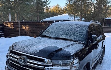 Toyota Land Cruiser 200, 2020 год, 7 950 000 рублей, 2 фотография