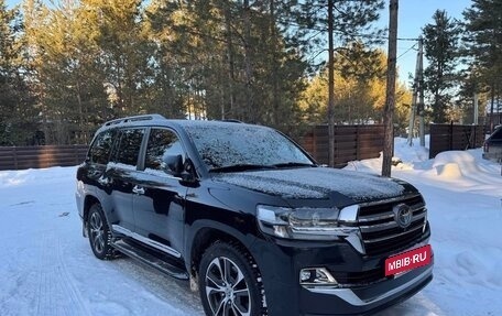 Toyota Land Cruiser 200, 2020 год, 7 950 000 рублей, 4 фотография