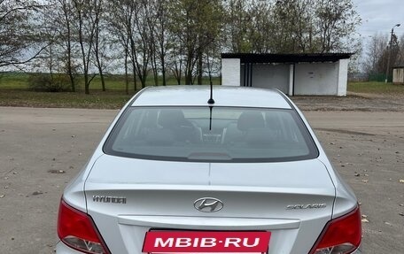 Hyundai Solaris II рестайлинг, 2015 год, 940 000 рублей, 2 фотография