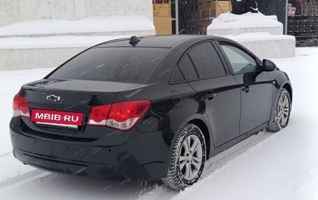 Chevrolet Cruze II, 2013 год, 635 000 рублей, 3 фотография