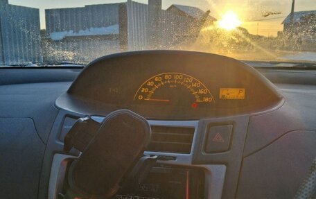 Toyota Vitz, 2010 год, 600 000 рублей, 5 фотография