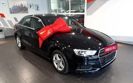 Audi A3, 2018 год, 2 100 000 рублей, 2 фотография