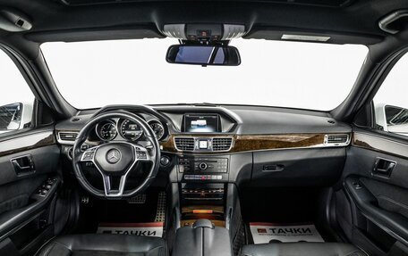 Mercedes-Benz E-Класс, 2015 год, 2 500 000 рублей, 8 фотография