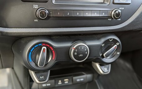 KIA Rio IV, 2017 год, 885 000 рублей, 19 фотография