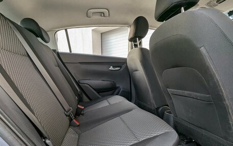 KIA Rio IV, 2017 год, 885 000 рублей, 24 фотография