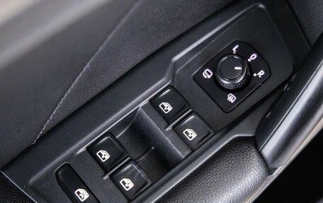 Volkswagen Tiguan II, 2018 год, 3 150 000 рублей, 13 фотография