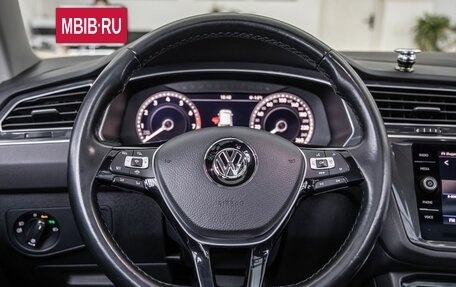 Volkswagen Tiguan II, 2018 год, 3 150 000 рублей, 16 фотография