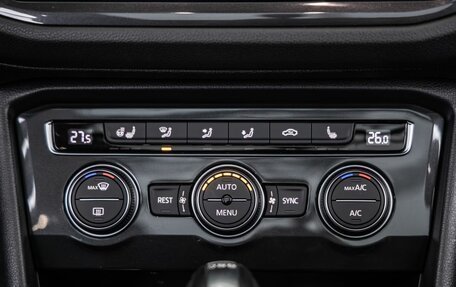 Volkswagen Tiguan II, 2018 год, 3 150 000 рублей, 27 фотография