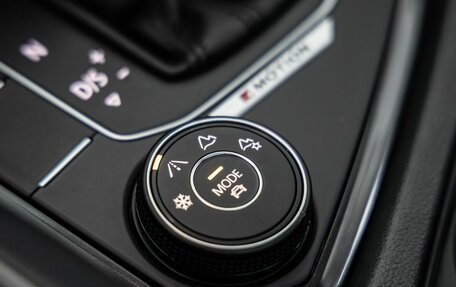 Volkswagen Tiguan II, 2018 год, 3 150 000 рублей, 31 фотография