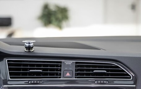 Volkswagen Tiguan II, 2018 год, 3 150 000 рублей, 24 фотография