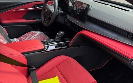 Toyota Camry, 2025 год, 5 500 000 рублей, 4 фотография